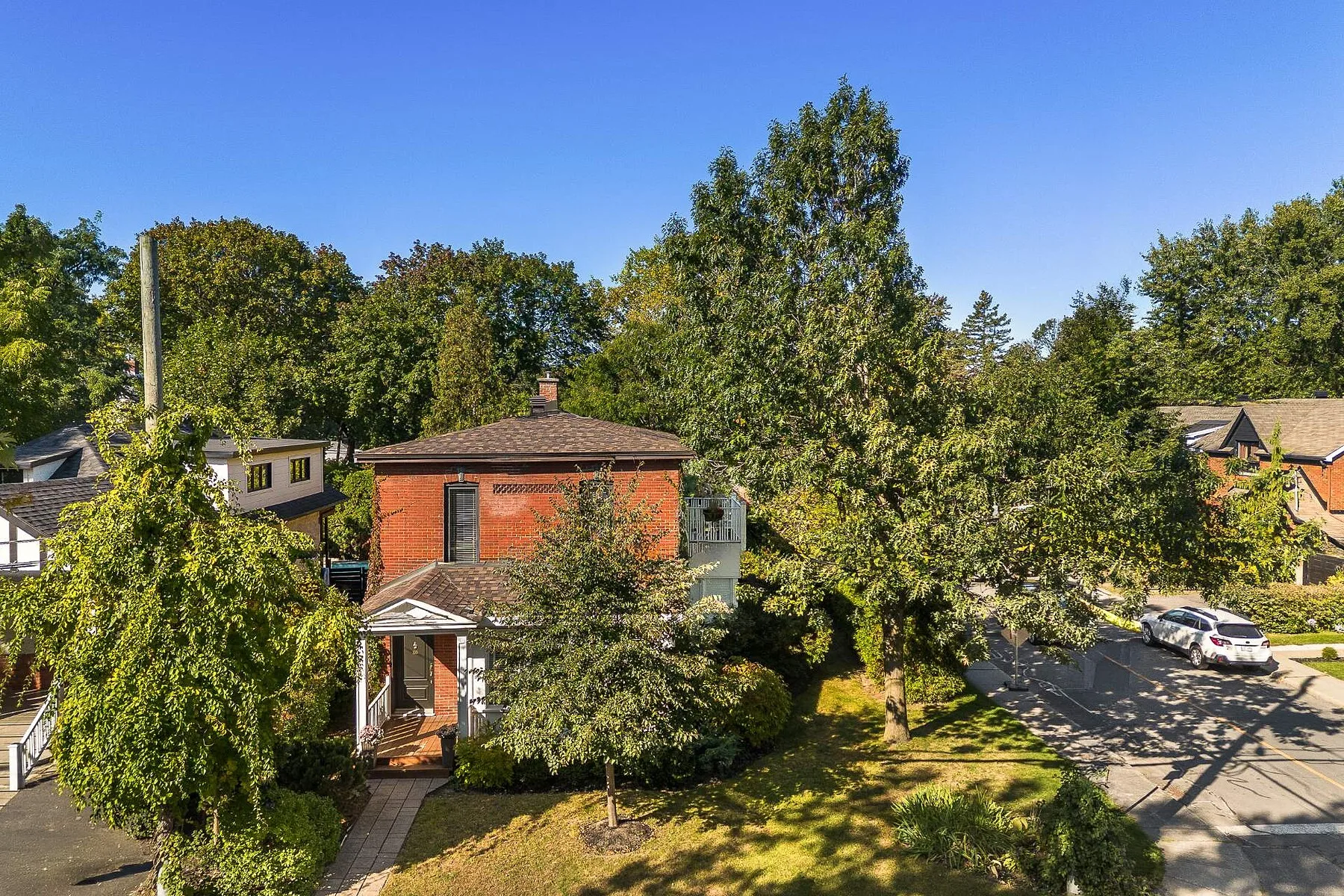 109 Rue du Prince-Arthur — photo 2