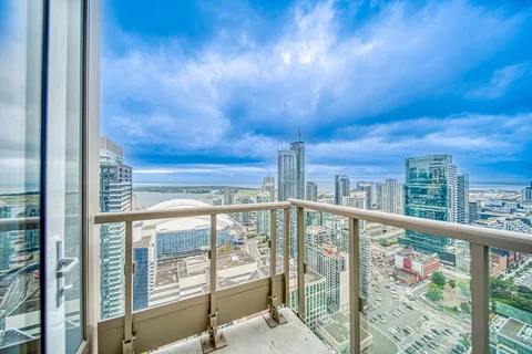15 Mercer St #4002, Toronto