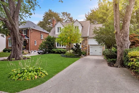 145 Brentwood Rd N, Toronto