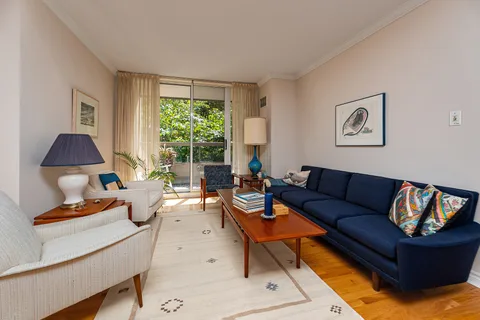 225 Merton St #219, Toronto