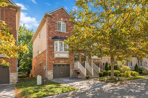 4314 Ingram Common, Burlington