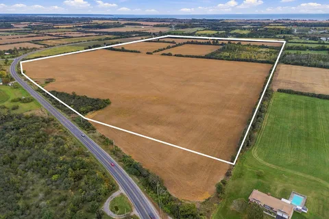 18497 Loyalist Parkway, Hillier