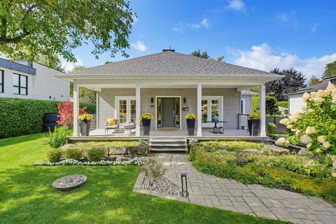 195 Rue les Peupliers, Laval-sur-le-Lac