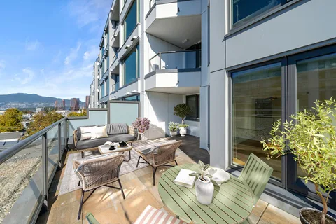 2201 Pine Street #703, Vancouver