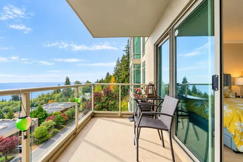 402-3131 Deer Ridge Drive, West Vancouver