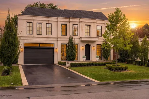 18 Blair Athol Cres, Toronto