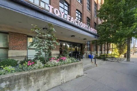 43 Hanna Ave #103, Toronto