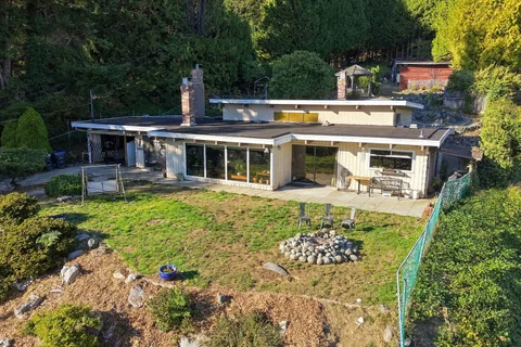 5430 Lawson Road, Sechelt