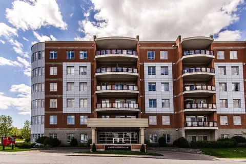 2100 Av. Terry-Fox, Apt. 303, Chomedey