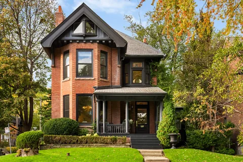 92 Woodlawn Ave W, Toronto
