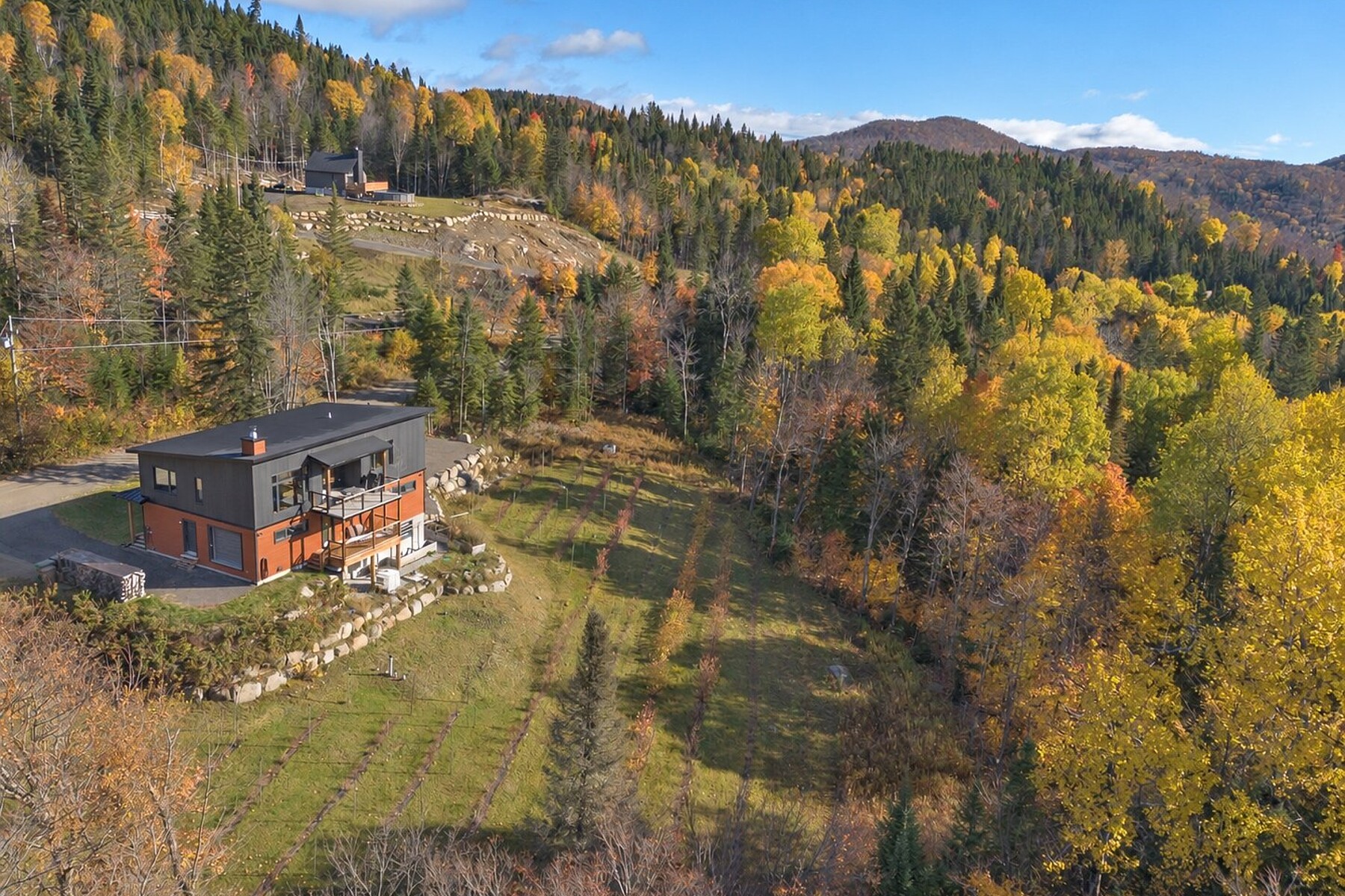 Résidence du 181 Montée du Coteau, Lantier, et vue sur les Laurentides