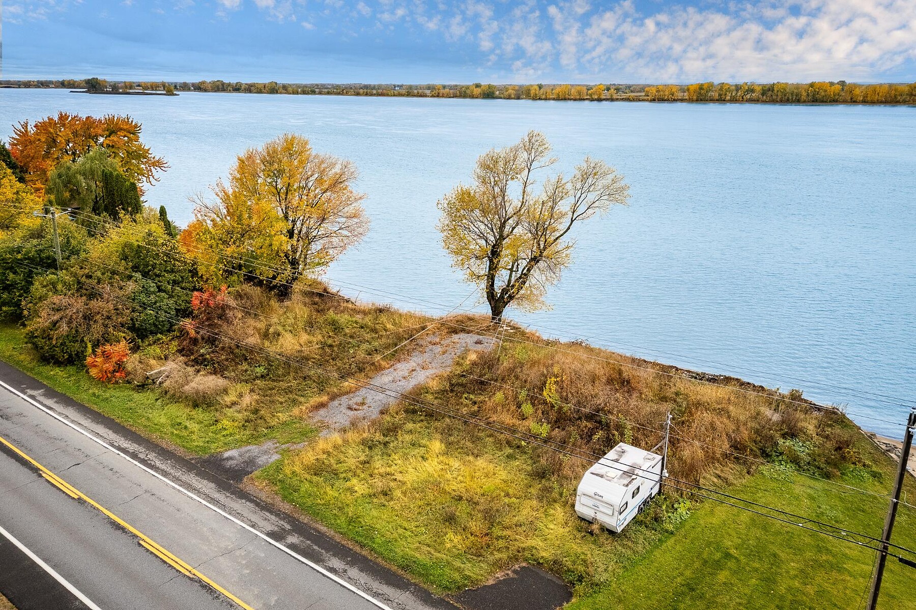 Waterfront lot at 1097 Route Marie-Victorin, Verchères, on the river