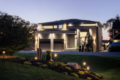 783 Montgomery Drive, Hamilton
